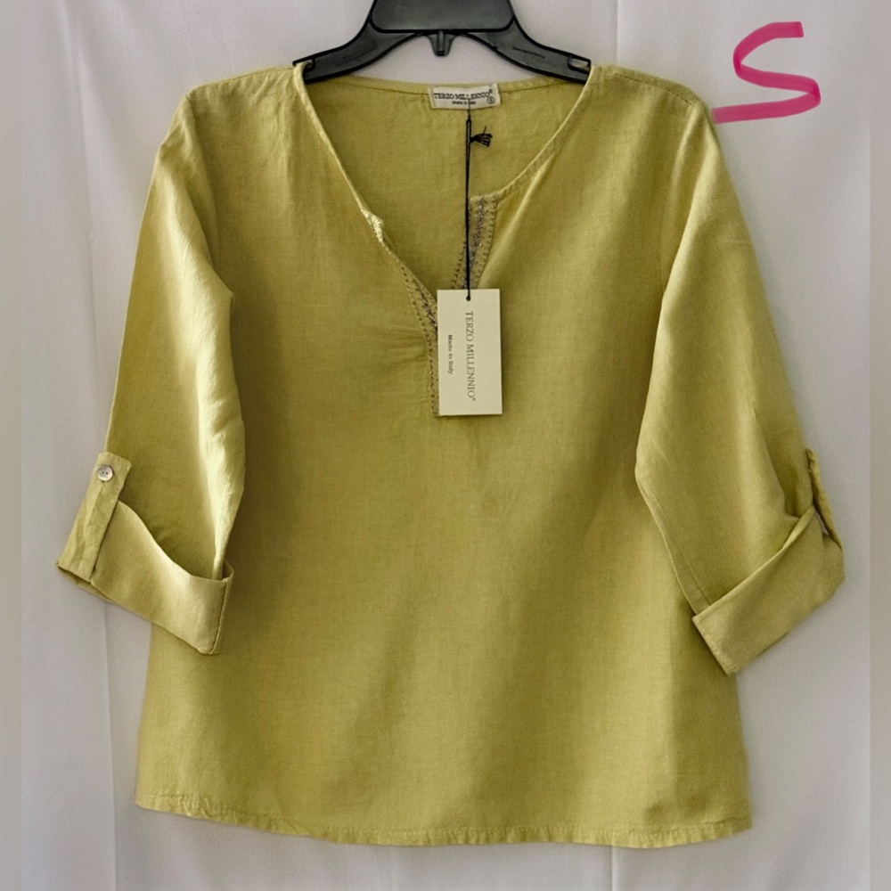Elegant Light Green Women's Blouse